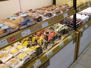 bakery and dessert paper packaging display application